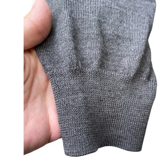 💠🔥Jos. A Bank 100% Merino Wool argyle sweater.  Lightweight and quality! - Picture 4 of 6